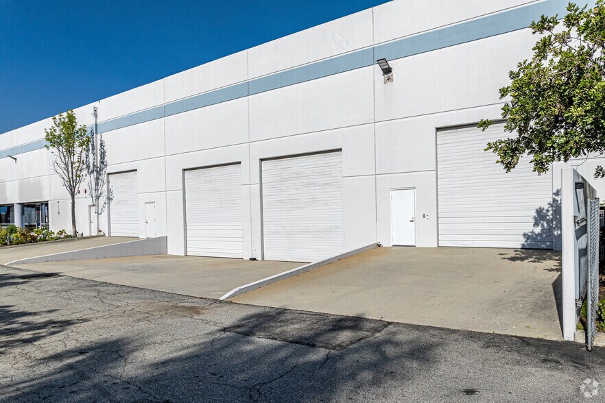 More Photos Of 14059 Stage Rd, Santa Fe Springs Warehouse For Lease