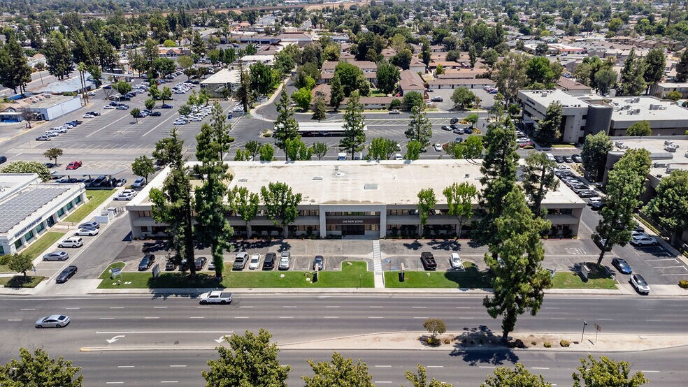 More Photos Of 200 New Stine Rd, Bakersfield Office For Sale
