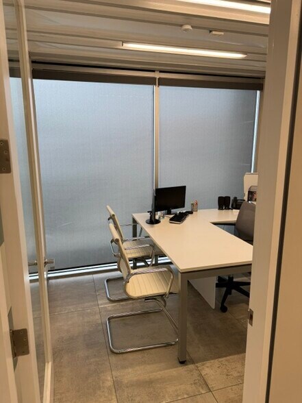 More Photos Of 823 N Harbor Blvd, Fullerton Medical For Sale