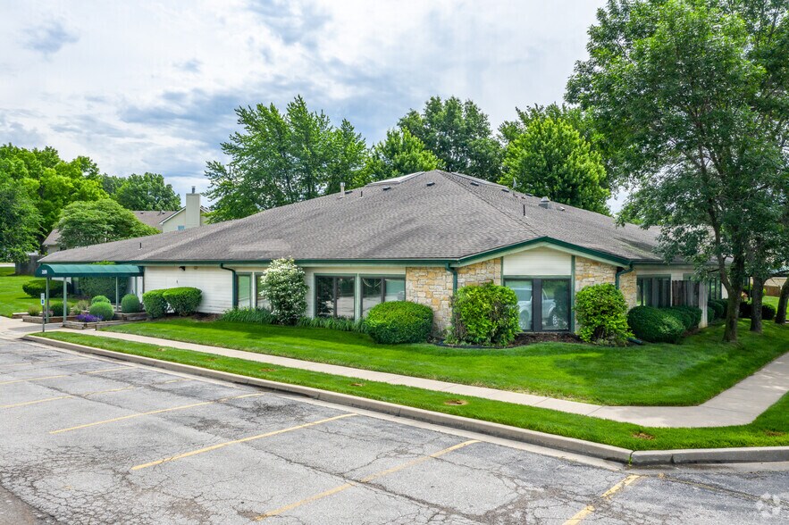 More Photos Of 2109 NE 72nd St, Gladstone Medical For Sale