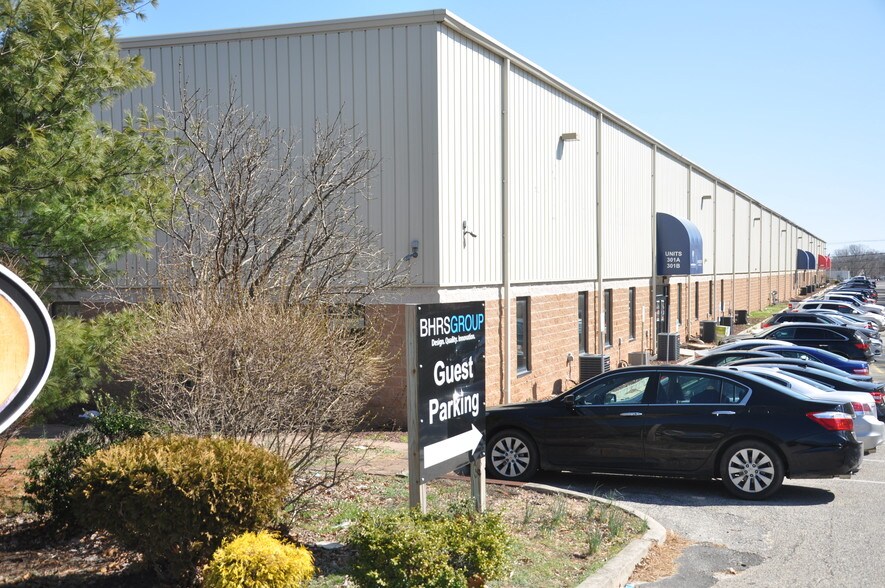 More Photos Of 585 Prospect St, Lakewood Warehouse For Lease