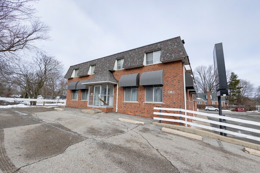 More Photos Of 813 E Michigan Ave, Ypsilanti Apartments For Lease