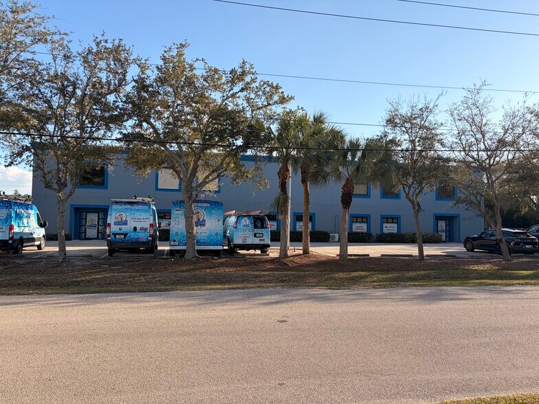 More Photos Of 10911 Harmony Park Dr, Bonita Springs Light Distribution For Sale