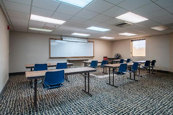 More Photos Of 17550 Rosbough Blvd, Middleburg Heights Hotel For Sale