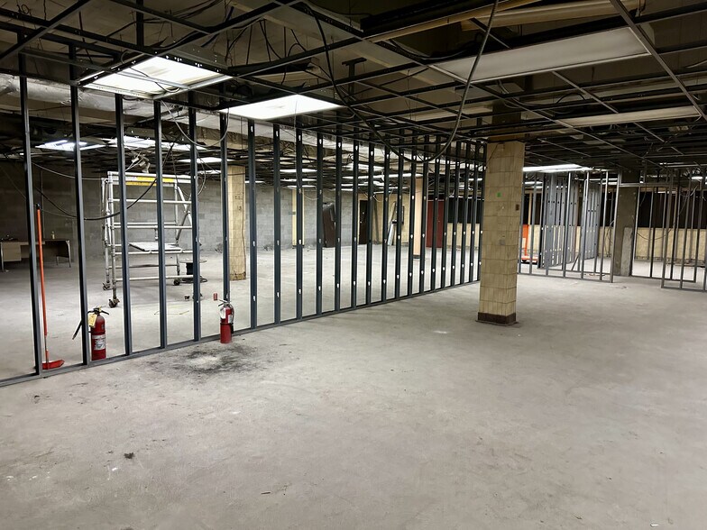 More Photos Of 400 Delancy St, Newark Warehouse For Lease