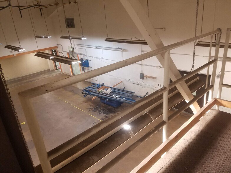 More Photos Of 2208 Trott Ave SW, Willmar Flex For Sale