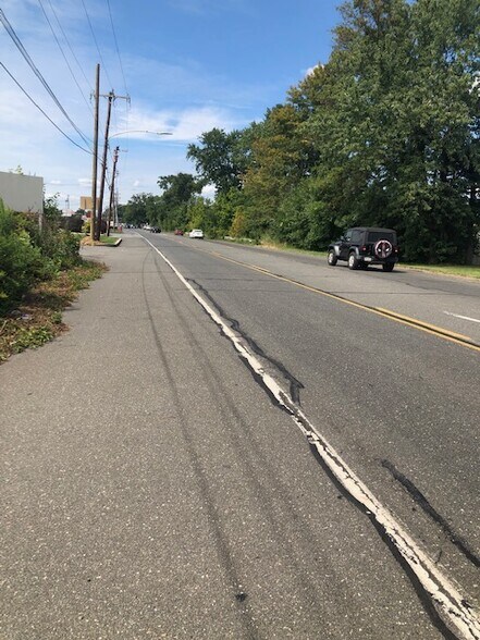 More Photos Of 1 Plumbridge Dr, Levittown Office Residential For Sale