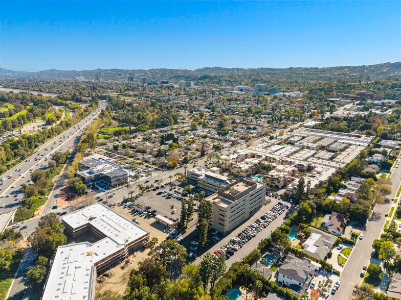 More Photos Of 5353-5363 Balboa Blvd, Encino Medical For Lease