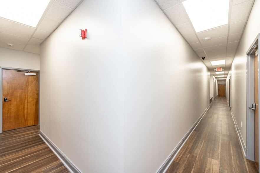 More Photos Of 411 Branchway Rd, Richmond Office Residential For Lease