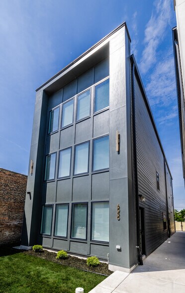 More Photos Of 6050 Eberhart ave, Chicago Apartments For Sale