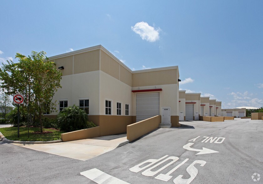 More Photos Of 14001-14099 NW 8th St, Sunrise Flex For Lease
