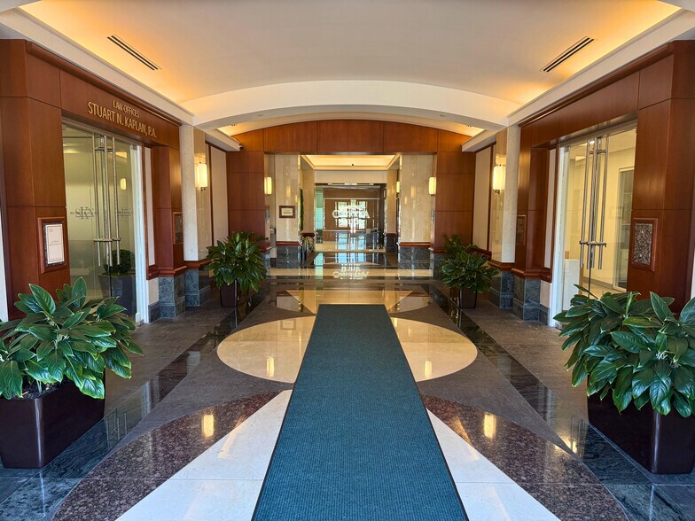 More Photos Of 3399 PGA Blvd, Palm Beach Gardens Office For Lease