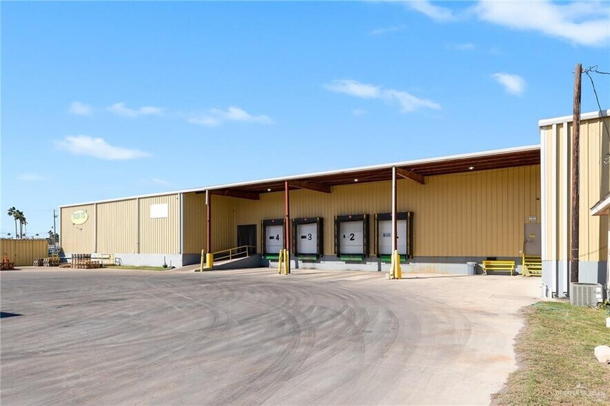 More Photos Of 1300 W US Highway 83, Alamo Warehouse For Lease