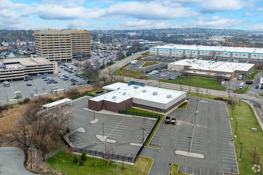 More Photos Of 290 Veterans Blvd, Rutherford Warehouse For Lease