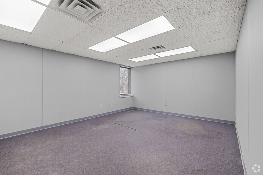 More Photos Of 252-262 Depot Rd, Milford Light Distribution For Lease
