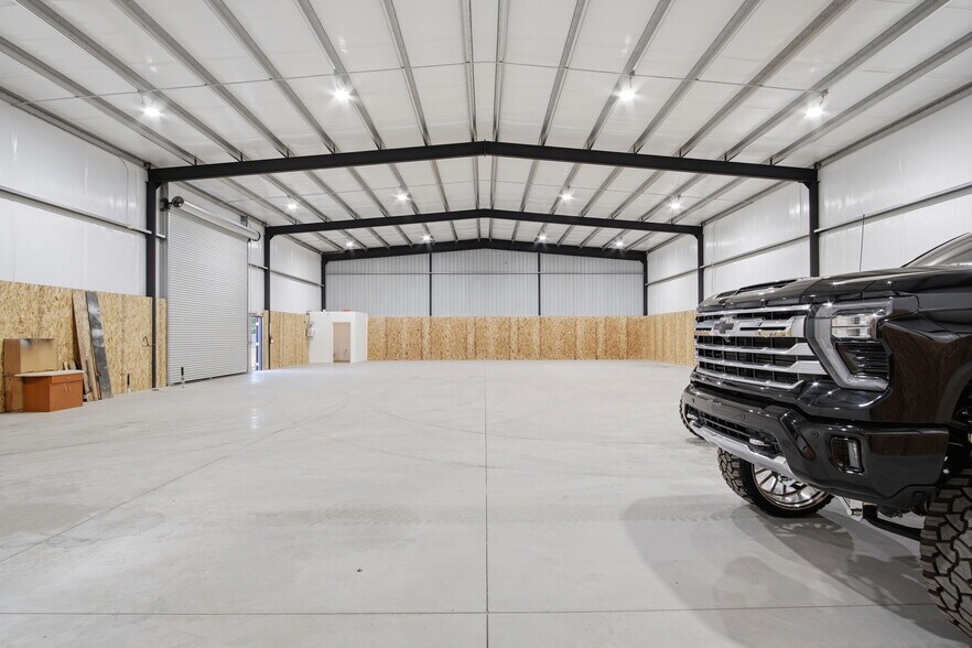 More Photos Of 8217 Lander Ave, Hilmar Flex For Lease