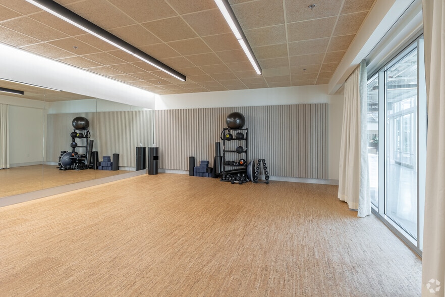 More Photos Of 18110 SE 34th St, Vancouver Light Distribution For Lease