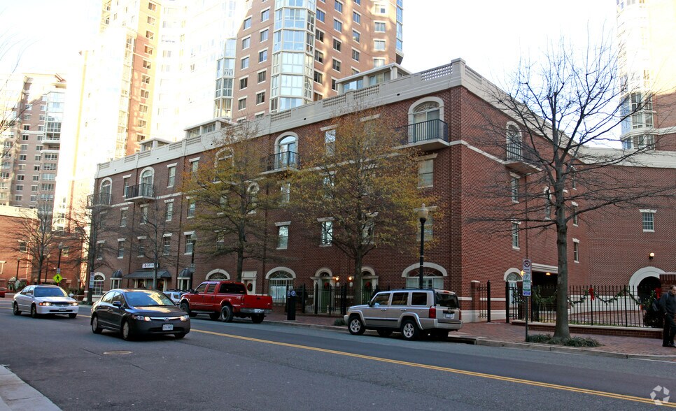 Primary Photo Of 2121-2131 Jamieson Ave, Alexandria Apartments For Lease