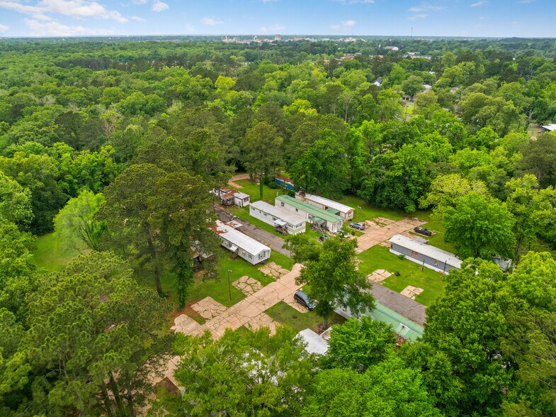 More Photos Of 211 Courtney Ln, Pineville Apartments For Sale