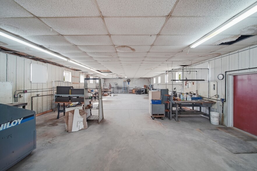 More Photos Of 208 Irwin St, Brooklyn Manufacturing For Sale