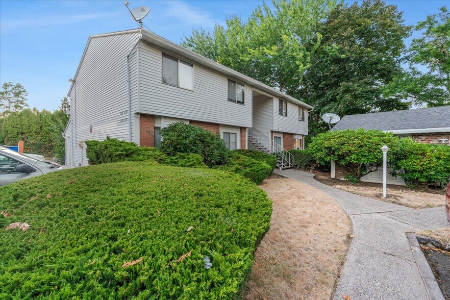 More Photos Of 1757 NE 162nd Ave, Portland Apartments For Sale