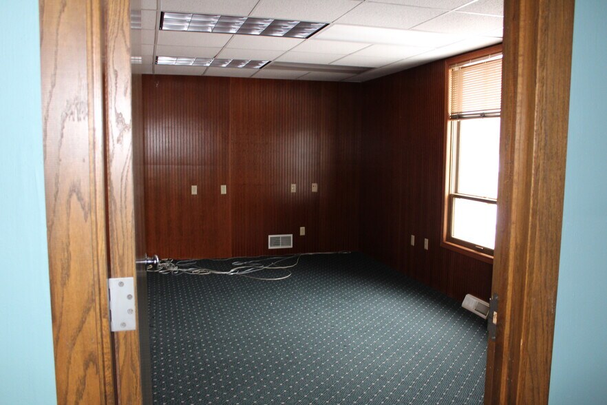 More Photos Of N4386 State Road 49, Poy Sippi Bank For Sale