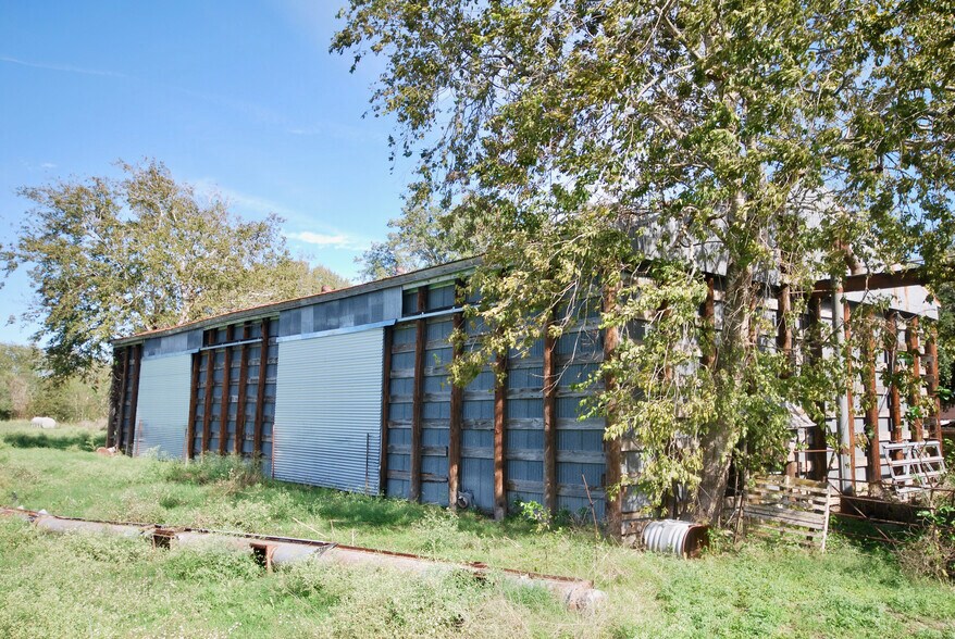 More Photos Of 5040 FM 1295, Moulton Specialty For Sale