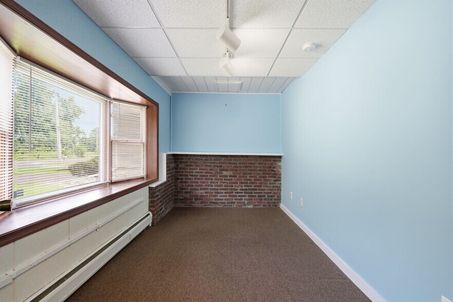 More Photos Of 3157 Mechanicsville Rd, Eddington Medical For Sale