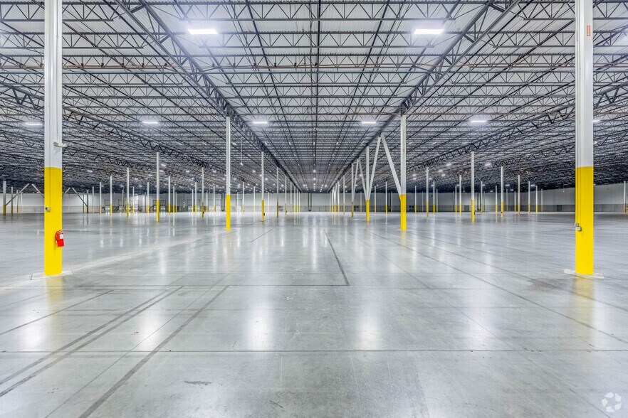 More Photos Of 1405 Worldwide Blvd, Hebron Warehouse For Lease