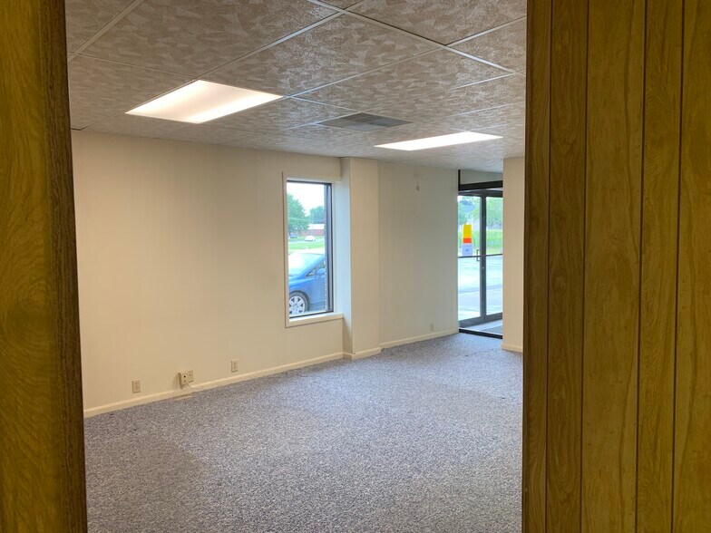 More Photos Of 817 Kilbourne St, Bellevue Medical For Lease