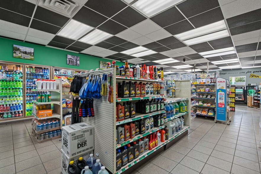 More Photos Of 1400 14th St NW, Austin Service Station For Sale