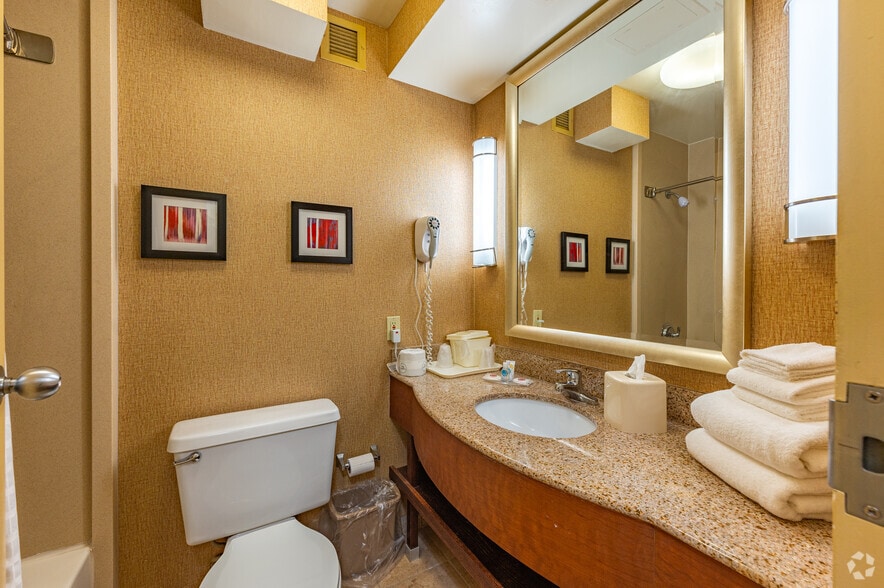 More Photos Of 1922 Skibo Rd, Fayetteville Hotel For Sale