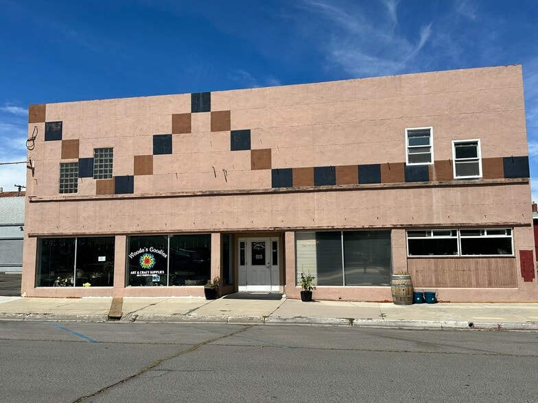 Primary Photo Of 705 Cottage St, Susanville Freestanding For Sale