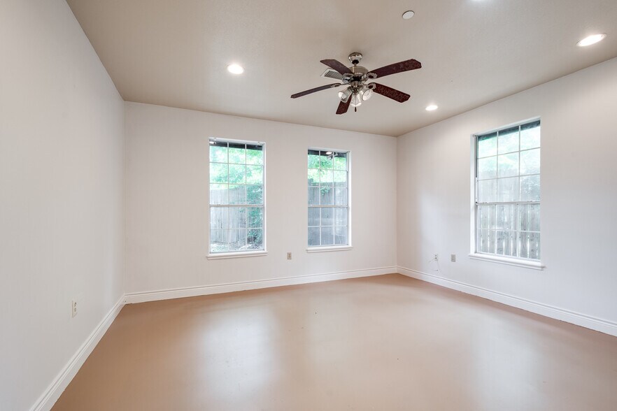 More Photos Of 16111 Porter Ln, Porter Flex For Sale