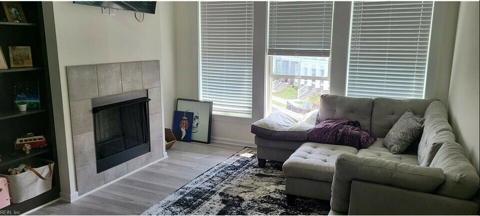 More Photos Of 9650 Shore Dr, Norfolk Veterinarian Kennel For Sale