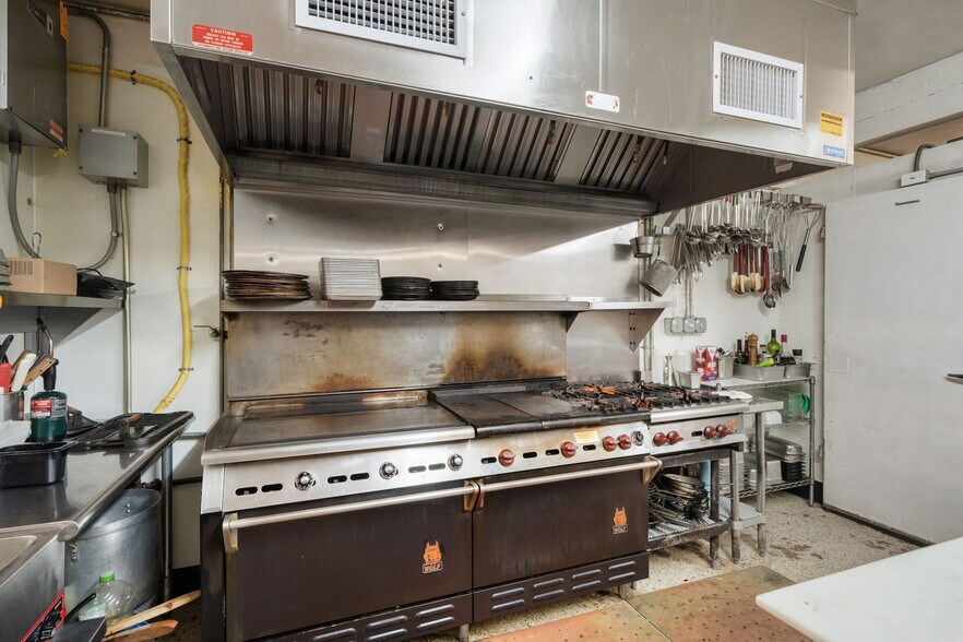 More Photos Of 101 Provence View Ln, Sequim Restaurant For Sale