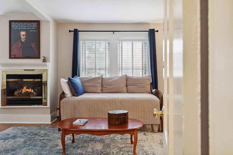 More Photos Of 67 Pleasant View Rd, Bradford Hotel For Sale