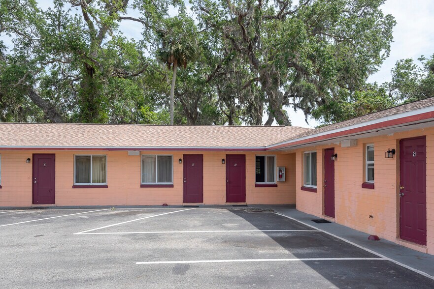 More Photos Of 1028 Ridgewood Ave, Daytona Beach Hospitality For Sale