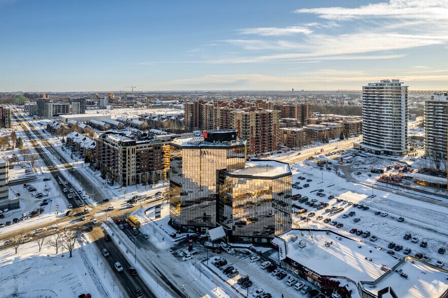 More Photos Of 2540 Boul Daniel-Johnson, Laval Office For Lease
