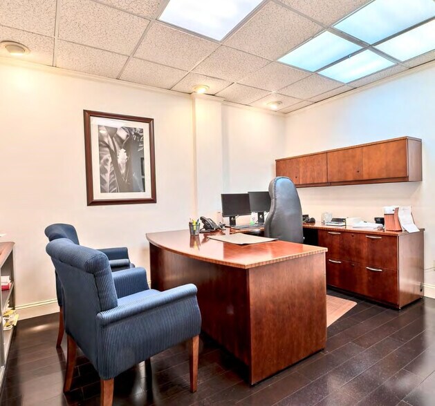 More Photos Of 4627 Ponce de Leon Blvd, Coral Gables Office For Lease
