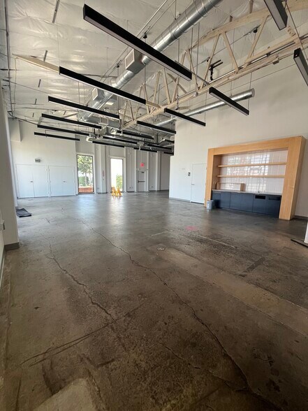 More Photos Of 11333 S La Cienega Blvd, Los Angeles Unknown For Lease
