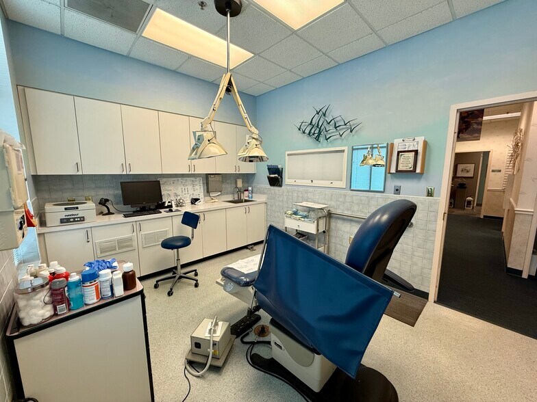 More Photos Of 1725 Western Ave, Findlay Medical For Sale