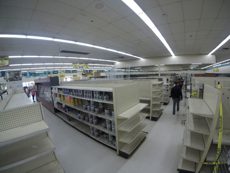 More Photos Of 1067 N Davis Rd, Salinas Garden Center For Lease