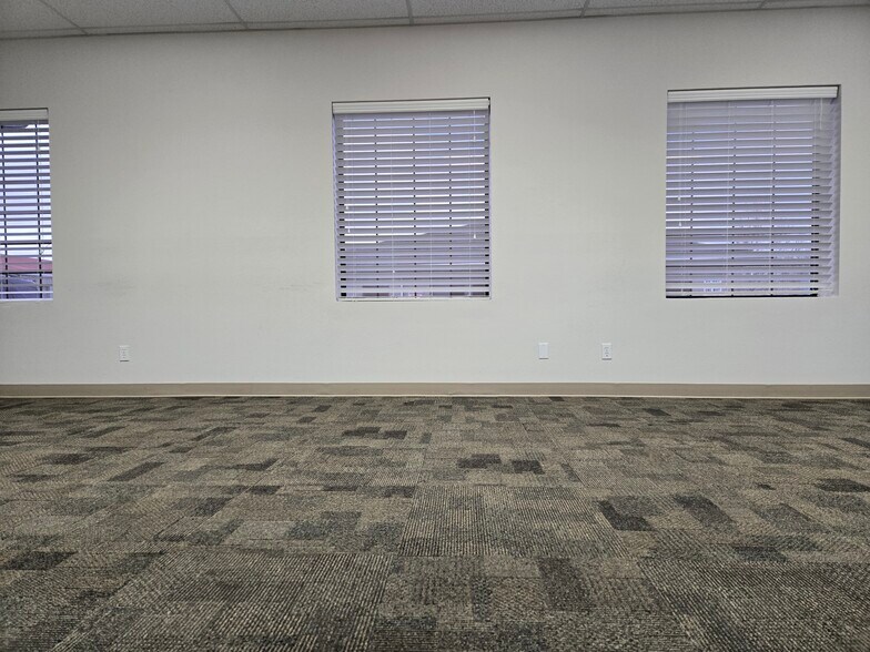 More Photos Of 557 W Silver St, Elko Office For Lease