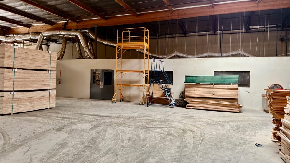 More Photos Of 2212-2312 Edwards Ave, South El Monte Manufacturing For Lease