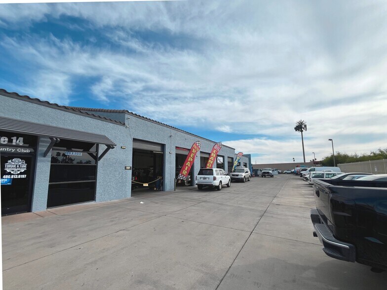 More Photos Of 2828 S Country Club Dr, Mesa Department Store For Lease