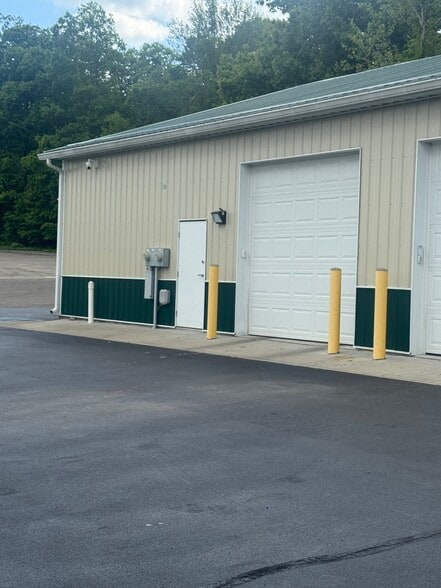 More Photos Of 3133 N Westbury Village Dr, Bloomington Office For Lease