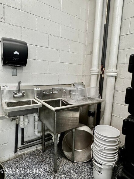 More Photos Of 301 S Defiance St, Stryker Auto Repair For Sale