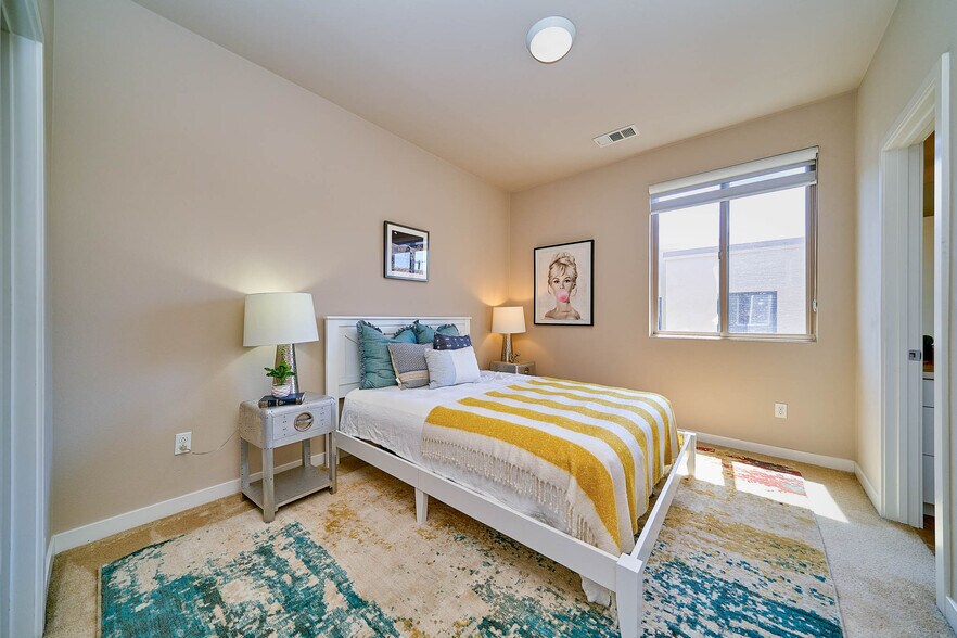 More Photos Of 801 S Anaheim Blvd, Anaheim General Retail For Sale