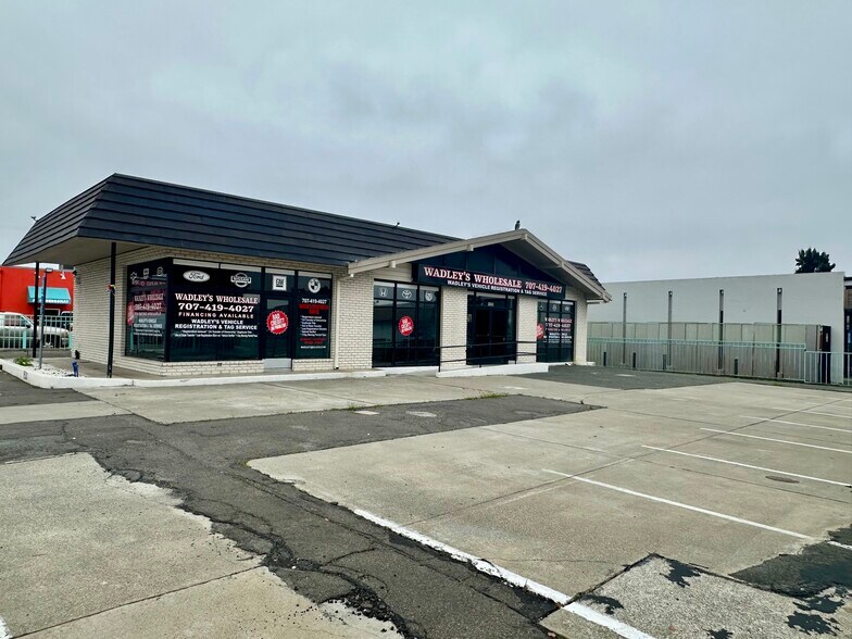 More Photos Of 1520 N Texas St, Fairfield Auto Dealership For Lease